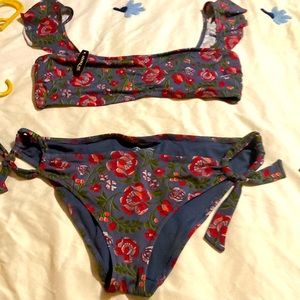 Adore Me bikini set size Xl removable straps on top Scrunched back on bottoms